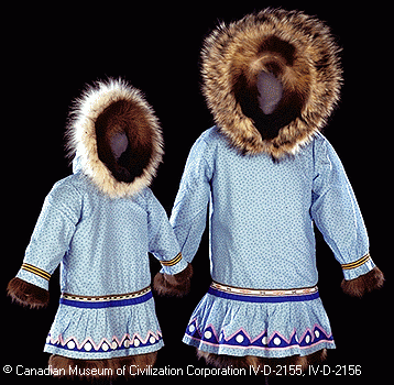 CLOTHING worn in the Arctic (Canada's northern communities)